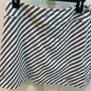 Athleta diagonal stripe flattering skort